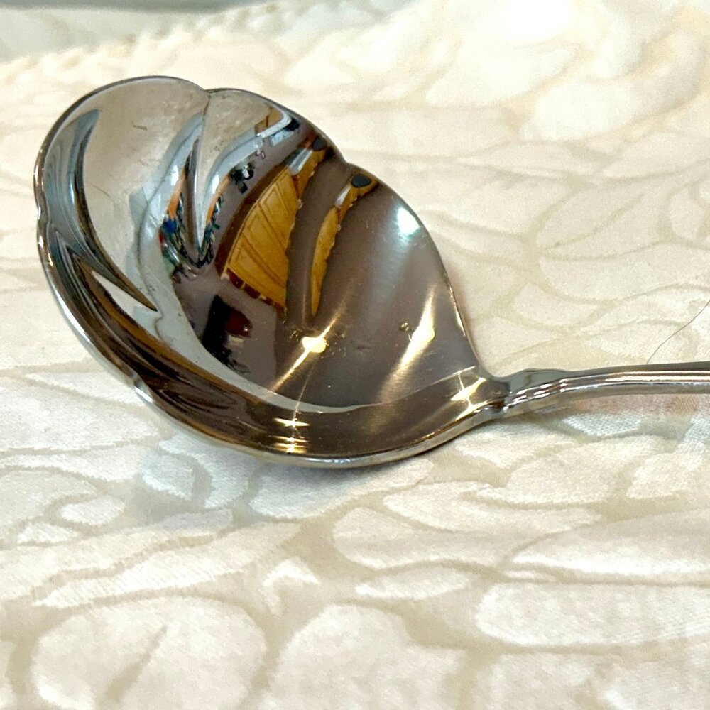Distinction Deluxe Stainless by Oneida HH Valerie Gravy Ladle 7-3/4"
